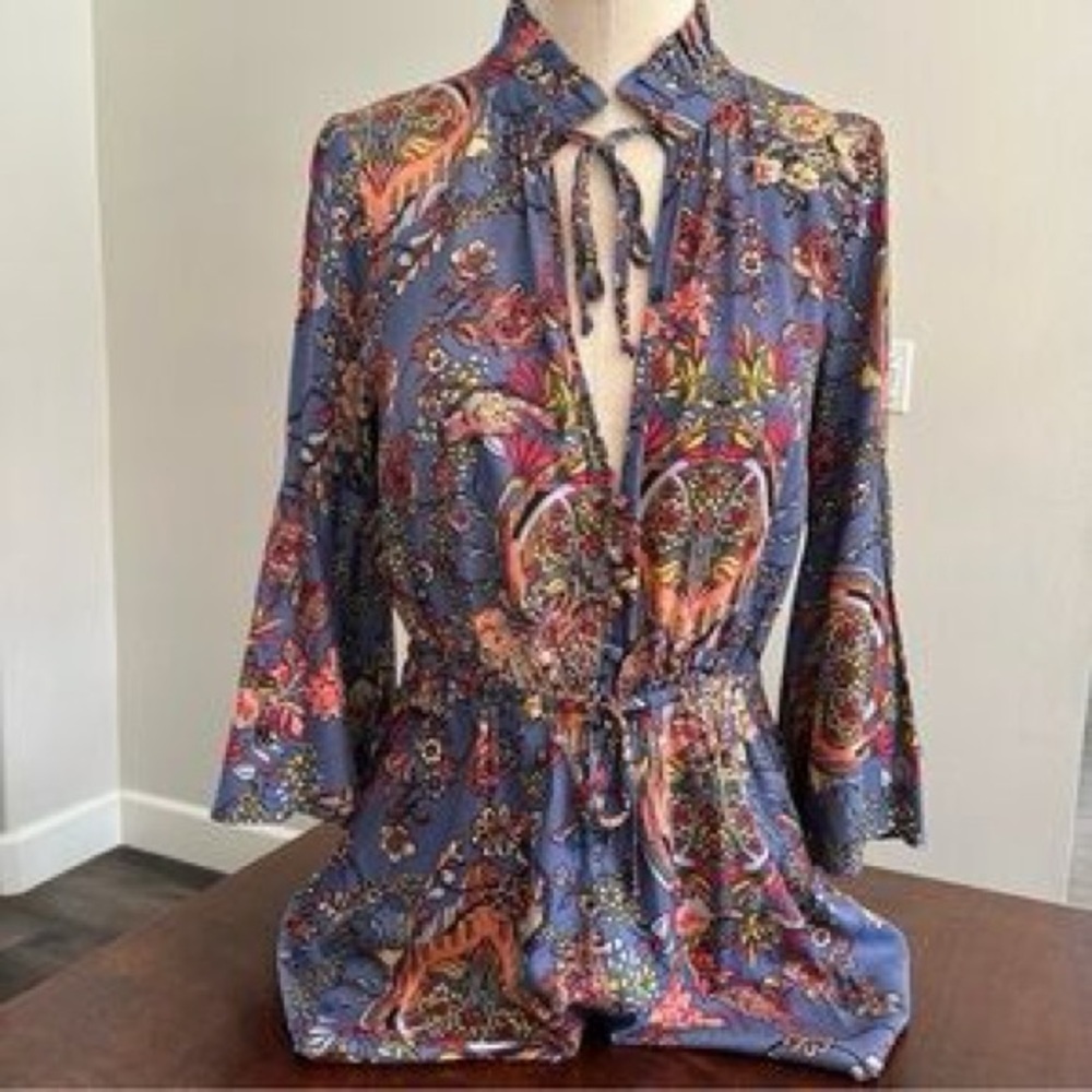 Here comes the sun long sleeve and shorts floral romper women’s size medium